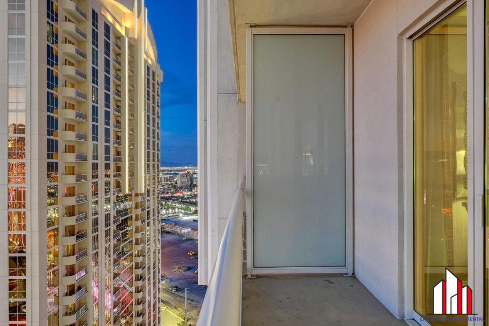 Mgm Signature-30-705 F1 Track & Strip View Balcony Las Vegas Esterno foto